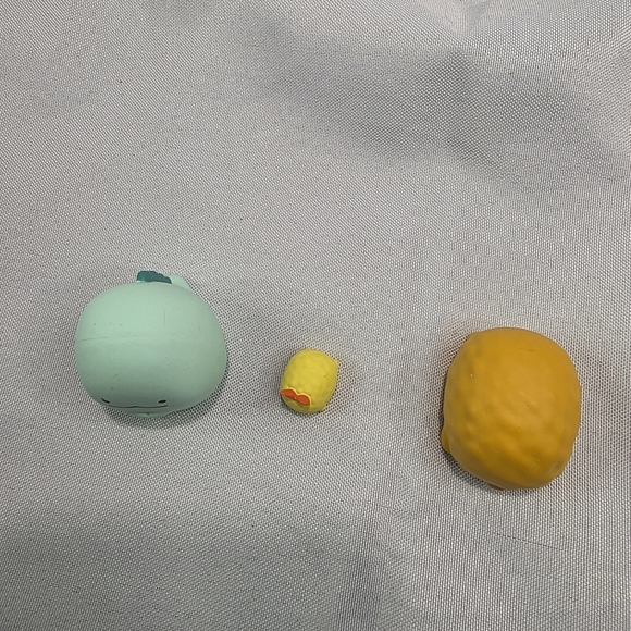 Sumikko Gurashi Vinyl Mini Figures Tokage Ebifurai No Shippo Tonkatsu G22-02 - Picture 3 of 7